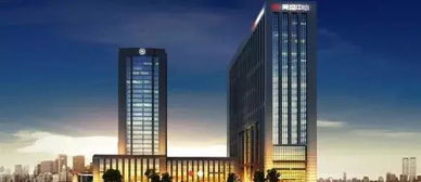 瘋了 南陽某房地產(chǎn)老總現(xiàn)場(chǎng)拿錘開砸,自毀園林